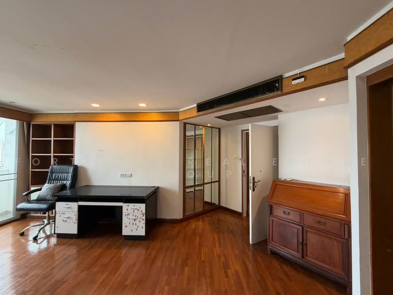 D.S. Tower 2 Sukhumvit 39, Bangkok, Soi Sukhumvit 39, Khlong Tan Nua, Watthana, Bangkok, 2 Bedrooms, 137 sqm, Condo For Sale, by Forty-Six Real Estate Group, 500476219 - DDproperty.com