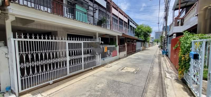 ทาวน์เฮ้าส์ 2 ชั้น 25 ตร.ว. ใกล้ศาลอาญารัชดา ซอยลาดพร้าว23,35, Bangkok, ถนนรัชดาภิเษก, Chan Kasem, Chatuchak, Bangkok, 4 Bedrooms, 120 sqm, Townhouse For Sale, by คุณ วรรณรัช บุญสวัสดิ์ (วิน), 500476230 - DDproperty.com