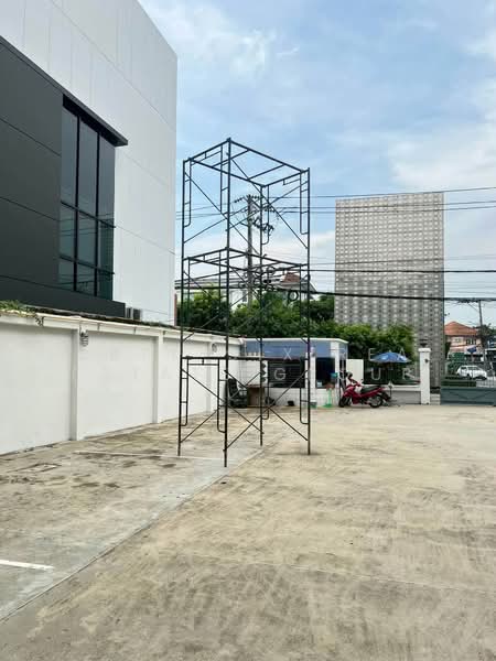ขาย/ให้เช่าอาคารสำนักงานพร้อมโกดัง บนที่ดินแปลงใหญ่ กรุงเทพกรีฑา ซอย 7, Bangkok, Hua Mak, Bang Kapi, Bangkok, , 2,369 sqm, Warehouse/Factory For Sale, by Forty-Six Real Estate Group, 500476261 - DDproperty.com