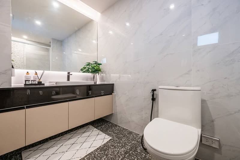 Fifty Fifth Tower, Bangkok, 84 Soi Sukhumvit 55, Sukhumvit Road, Khlong Tan Nua, Watthana, Bangkok, 4 Bedrooms, 165 sqm, Condo For Sale, by Sichon Jiraworakitbancha, 500476267 - DDproperty.com