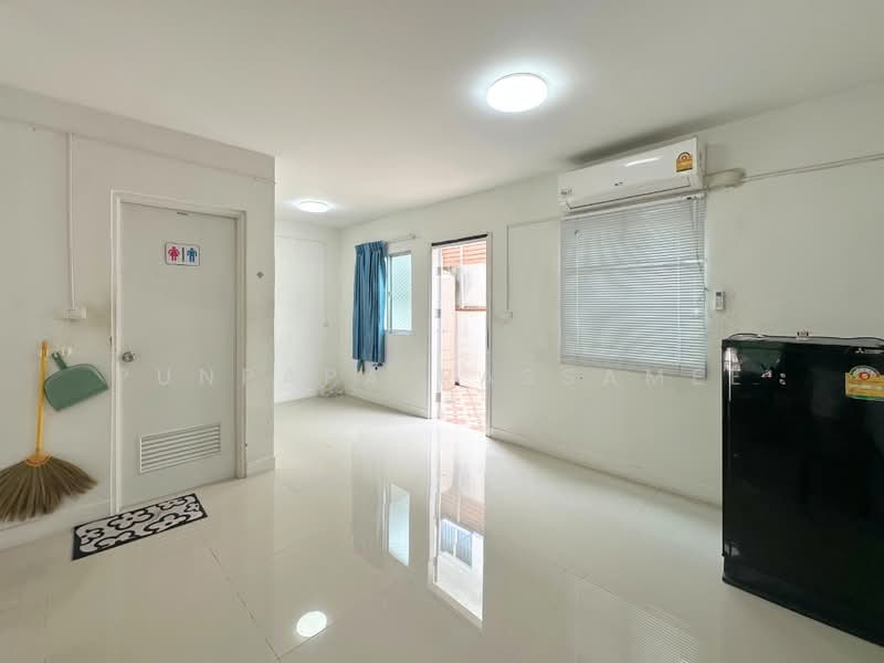 Lalin Town Lio Rangsit-Klong 2, Pathum Thani, Soi Rangsit-Nakhon Nayok 31, Rangsit-Nakhon Nayok Road, Khlong Song, Khlong Luang, Pathum Thani, 4 Bedrooms, 130 sqm, Townhouse For Sale, by Punpapa Rassamee, 500476362 - DDproperty.com