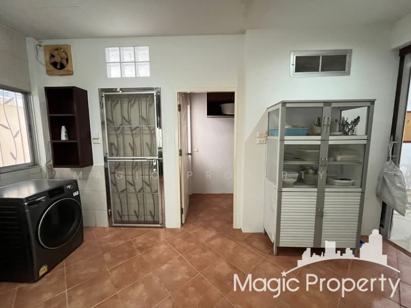 Baan Klang Krung Sathorn-Narathiwas, Bangkok, 599 Nonsi Road, Chong Nonsi, Yan Nawa, Bangkok, 5 Bedrooms, 277 sqm, Townhouse For Sale, by Magic Property, 500476387 - DDproperty.com