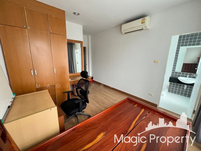Baan Klang Krung Sathorn-Narathiwas, Bangkok, 599 Nonsi Road, Chong Nonsi, Yan Nawa, Bangkok, 5 Bedrooms, 277 sqm, Townhouse For Sale, by Magic Property, 500476387 - DDproperty.com