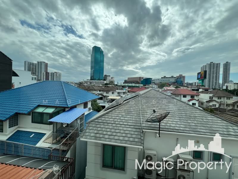 Baan Klang Krung Sathorn-Narathiwas : บ้านกลางกรุง สาทร-นราธิวาส, กรุงเทพ, 599 ถนนนนทรี, ช่องนนทรี, ยานนาวา, กรุงเทพ, 277 ตร.ม., ทาวน์เฮ้าส์ ขาย, โดย Magic Property, 500476387 - DDproperty.com