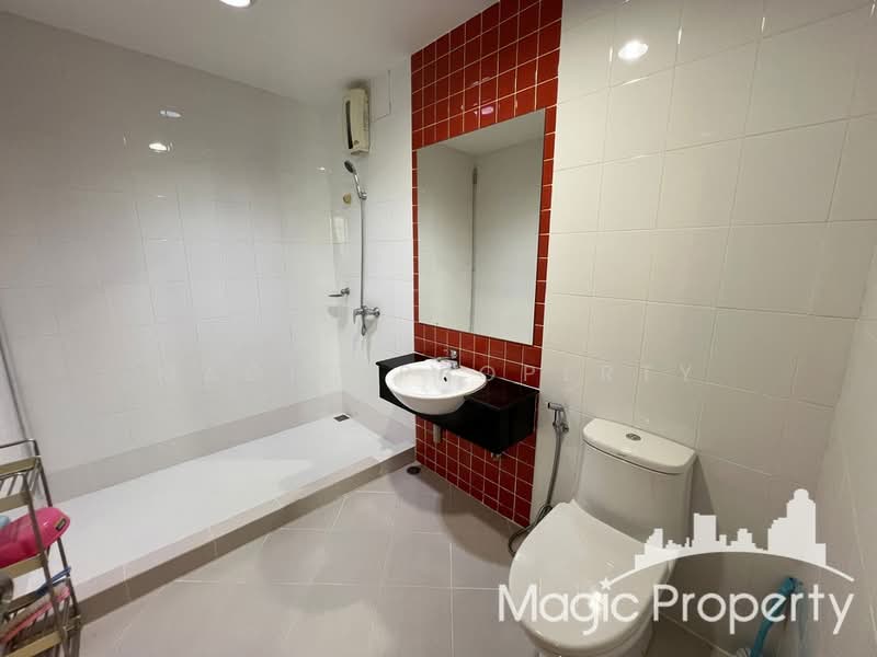 Baan Klang Krung Sathorn-Narathiwas, Bangkok, 599 Nonsi Road, Chong Nonsi, Yan Nawa, Bangkok, 5 Bedrooms, 277 sqm, Townhouse For Sale, by Magic Property, 500476387 - DDproperty.com