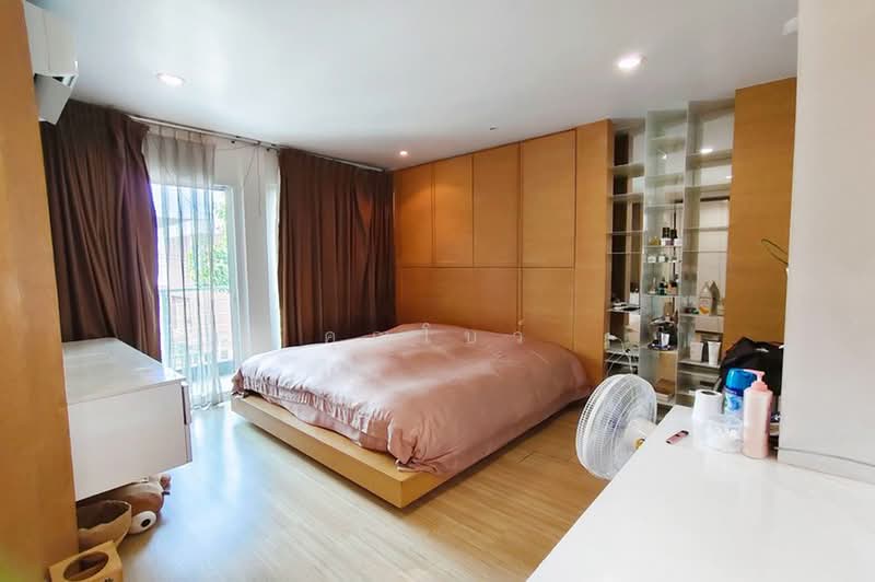 D One Onnut-Srinakarin, Bangkok, Onnut Road (Sukhumvit 77), Prawet, Bangkok, 4 Bedrooms, 230 sqm, Townhouse For Sale, by คุณโบว์, 500476422 - DDproperty.com