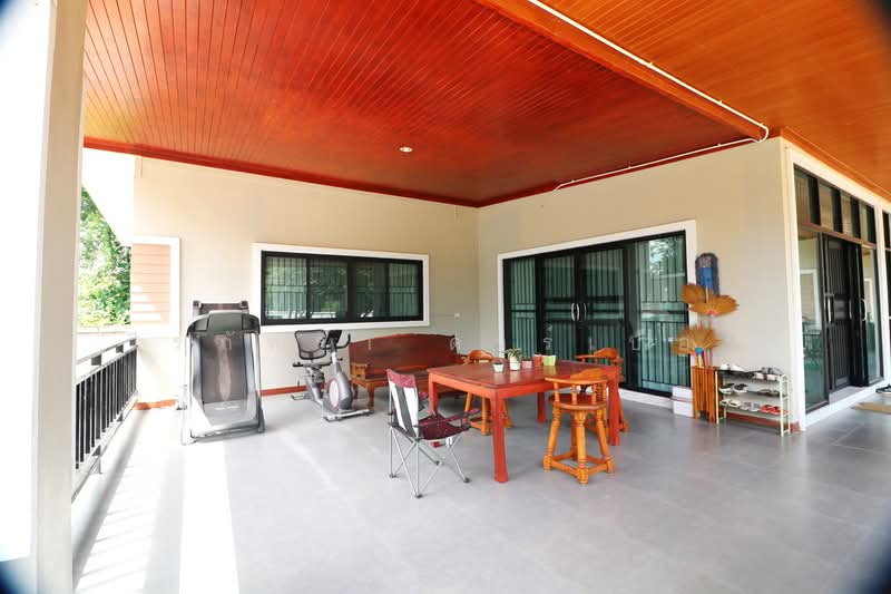 Spacious Modern Home on 3+ Rai Land For Sale, Nong Han, Udon Thani, Udon Thani, Phak Top, Nong Han, Udon Thani, 3 Bedrooms, 200 sqm, Single Detached House For Sale, by วีรภัทรา ดาร์เปอร์, 500476449 - DDproperty.com