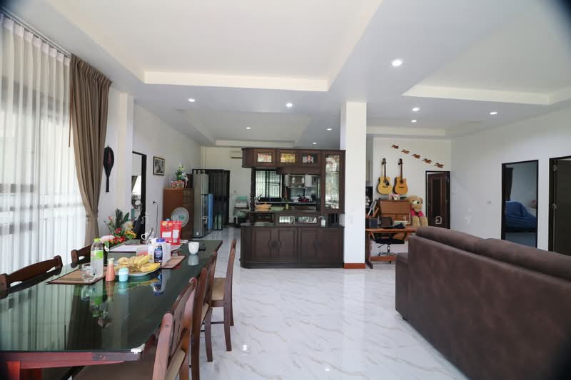 Spacious Modern Home on 3+ Rai Land For Sale, Nong Han, Udon Thani, Udon Thani, Phak Top, Nong Han, Udon Thani, 3 Bedrooms, 200 sqm, Single Detached House For Sale, by วีรภัทรา ดาร์เปอร์, 500476449 - DDproperty.com