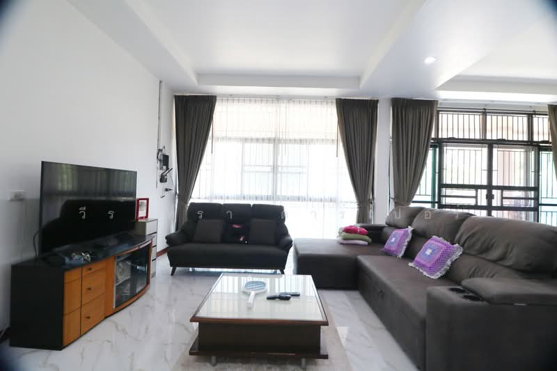 Spacious Modern Home on 3+ Rai Land For Sale, Nong Han, Udon Thani, Udon Thani, Phak Top, Nong Han, Udon Thani, 3 Bedrooms, 200 sqm, Single Detached House For Sale, by วีรภัทรา ดาร์เปอร์, 500476449 - DDproperty.com