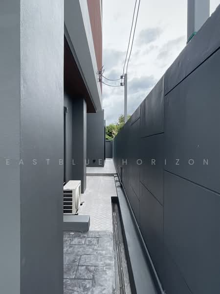 House Area Ladprao, Bangkok, Khlong Chaokhun Sing, Wang Thonglang, Bangkok, 3 Bedrooms, 250 sqm, Semi-Detached House (Twin House) For Sale, by Eastblue Horizon, 500476457 - DDproperty.com