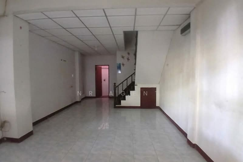 Baan Rungthawee, Samut Prakan, Phraeksa, Muang Samut Prakarn, Samut Prakan, 2 Bedrooms, 313 sqm, Townhouse For Sale, by NR AGENT, 500476465 - DDproperty.com