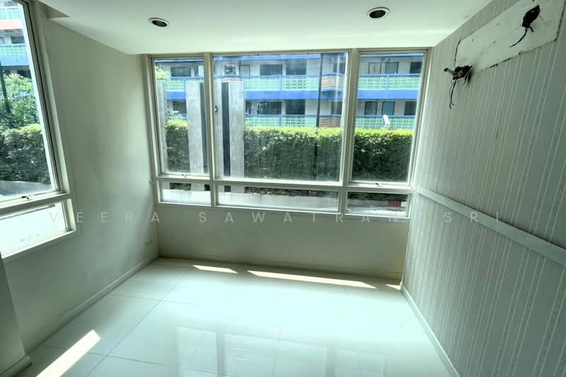 Elements Srinakarin, Bangkok, 43-1 Soi Supaphong 3, Intersection 4, Srinakarin Road, Nong Bon, Prawet, Bangkok, 2 Bedrooms, 55 sqm, Condo For Sale, by Veera Sawatrangsri, 500476466 - DDproperty.com