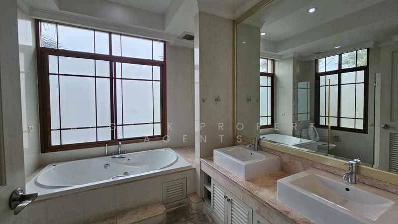 Baan Sansiri Sukhumvit 67, Bangkok, 32 Soi Sukhumvit 67, Phra Kanong Nua, Watthana, Bangkok, 4 Bedrooms, 490 sqm, Single Detached House For Rent, by BANGKOK PROPERTY AGENTS, 500476469 - DDproperty.com