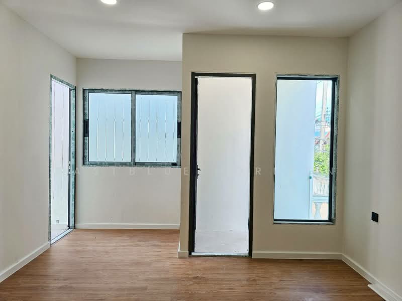 House Area Ladprao, Bangkok, Lat Phrao, Bangkok, 3 Bedrooms, 250 sqm, Single Detached House For Sale, by Eastblue Horizon, 500476474 - DDproperty.com