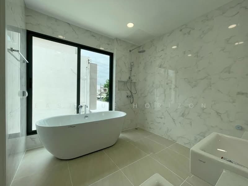 House Area Ladprao, Bangkok, Chan Kasem, Chatuchak, Bangkok, 4 Bedrooms, 250 sqm, Single Detached House For Sale, by Eastblue Horizon, 500476481 - DDproperty.com