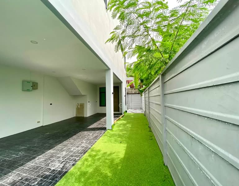 ทาวน์โฮม ซอยวชิรธรรมสาธิต 60, Bangkok, Bang Chak, Phra Khanong, Bangkok, 3 Bedrooms, 237 sqm, Townhouse For Sale, by NR AGENT, 500476515 - DDproperty.com