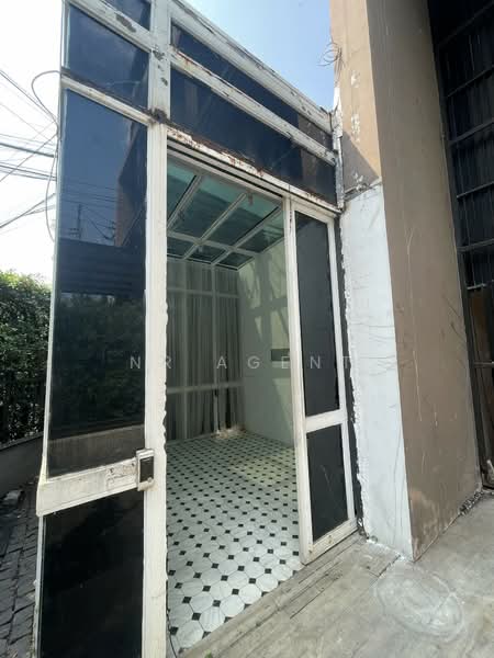 Baan Klang Muang Ratchayothin, Bangkok, 464 Phahonyothin Alley, Sena Nikhom, Chatuchak, Bangkok, 3 Bedrooms, 202 sqm, Townhouse For Sale, by NR AGENT, 500476533 - DDproperty.com