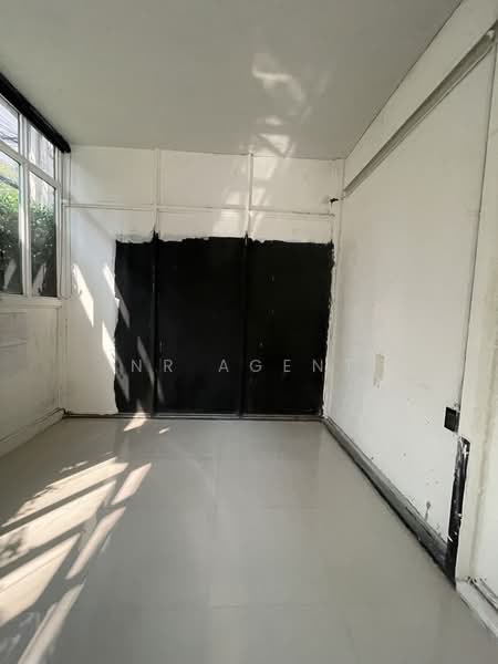 Baan Klang Muang Ratchayothin, Bangkok, 464 Phahonyothin Alley, Sena Nikhom, Chatuchak, Bangkok, 3 Bedrooms, 202 sqm, Townhouse For Sale, by NR AGENT, 500476533 - DDproperty.com