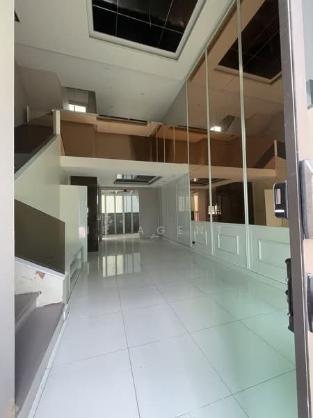 Baan Klang Muang Ratchayothin, Bangkok, 464 Phahonyothin Alley, Sena Nikhom, Chatuchak, Bangkok, 3 Bedrooms, 202 sqm, Townhouse For Sale, by NR AGENT, 500476533 - DDproperty.com