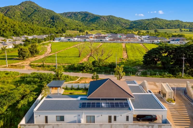 La Felice Villa Hua Hin : ลา เฟลิซ หัวหิน, ประจวบคีรีขันธ์, ซอย หัวนา 21, ทับใต้, หัวหิน, ประจวบคีรีขันธ์, 583 ตร.ม., บ้านเดี่ยว ขาย, โดย Pathitta Iedsudrak, 500476545 - DDproperty.com