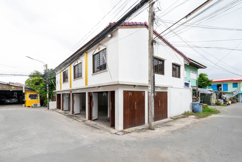 ขาย ทาวน์โฮม 2 ชั้น ถ.ศรีนครินทร์ 27ตร.ว. หลังมุม ในซ.ศรีด่าน 1/5 พร้อมอยู่, สมุทรปราการ, สำโรงเหนือ, เมืองสมุทรปราการ, สมุทรปราการ, 170 ตร.ม., บ้านแฝด ขาย, โดย อุกฤษฎ์ สัตย์ตระกูลวงศ์, 500476561 - DDproperty.com