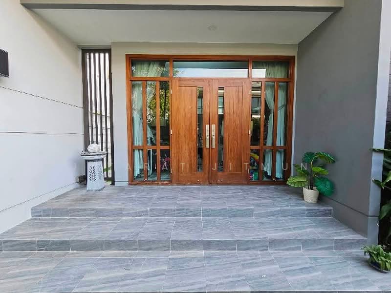 The City Ekkamai-Ladprao, Bangkok, Pradit Manutham Road, Phlapphla, Wang Thonglang, Bangkok, 4 Bedrooms, 309 sqm, Single Detached House For Rent, by Jutarat Jitmun, 500476644 - DDproperty.com