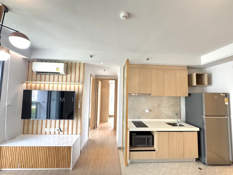 Regal Sathon-Naradhiwas, Bangkok, Naradhiwas Rajanagarindra Road, Thung Maha Mek, Sathon, Bangkok, 2 Bedrooms, 44 sqm, Condo For Rent, by Mint Estate, 500476686 - DDproperty.com