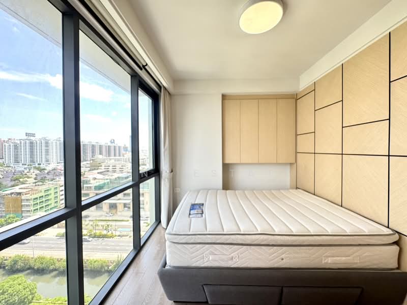 Regal Sathon-Naradhiwas, Bangkok, Naradhiwas Rajanagarindra Road, Thung Maha Mek, Sathon, Bangkok, 2 Bedrooms, 44 sqm, Condo For Rent, by Mint Estate, 500476686 - DDproperty.com