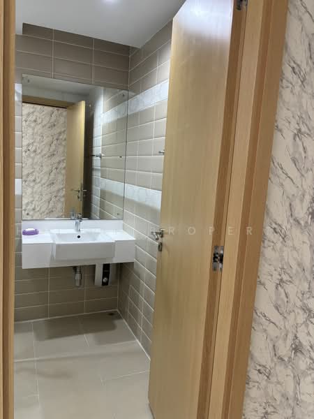 Circle Condominium, Bangkok, 1674 Soi Petchaburi 36 Petchaburi Road, Makkasan, Ratchathewi, Bangkok, 2 Bedrooms, 75 sqm, Condo For Rent, by Holtop Property, 500476751 - DDproperty.com