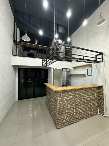 MRTลาดพร้าว, Bangkok, Chan Kasem, Chatuchak, Bangkok, 6 Bedrooms, 300 sqm, Townhouse For Rent, by Thiya Chaysabut, 500476811 - DDproperty.com