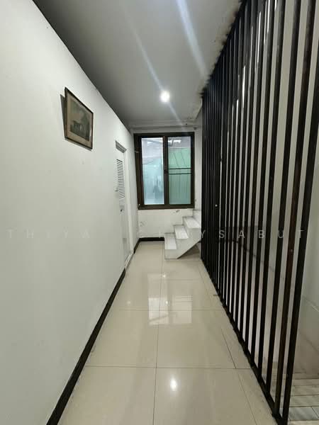 MRTลาดพร้าว, Bangkok, Chan Kasem, Chatuchak, Bangkok, 6 Bedrooms, 300 sqm, Townhouse For Rent, by Thiya Chaysabut, 500476811 - DDproperty.com