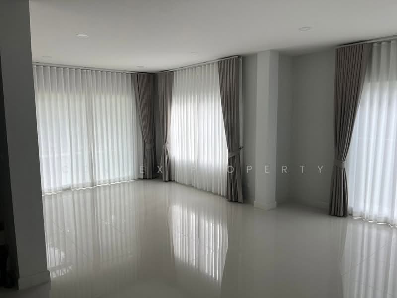 Centro Phetkasem 69, Bangkok, 68 26 Liap Khlong Phasi Charoen Fang Nuea 20, Nong Kham, Nong Khaem, Bangkok, 4 Bedrooms, 225 sqm, Townhouse For Sale, by Connex Property, 500476812 - DDproperty.com