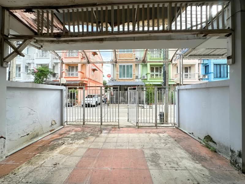 กาญจนาลักษณ์ 4, นนทบุรี, บางม่วง, บางใหญ่, นนทบุรี, 180 ตร.ม., ทาวน์เฮ้าส์ ขาย, โดย Punpapa Rassamee, 500476891 - DDproperty.com