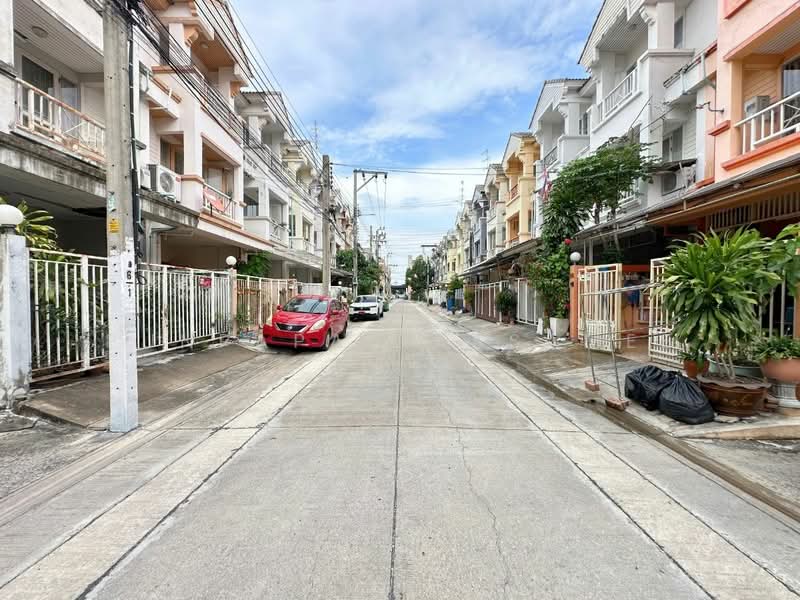กาญจนาลักษณ์ 4, นนทบุรี, บางม่วง, บางใหญ่, นนทบุรี, 180 ตร.ม., ทาวน์เฮ้าส์ ขาย, โดย Punpapa Rassamee, 500476891 - DDproperty.com