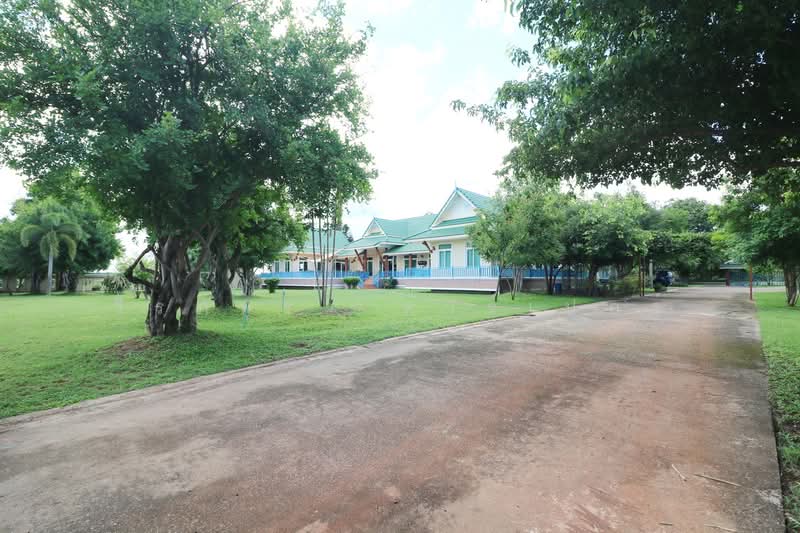 Luxury 4 Brm 5 Bth Home with 6 Rai Land in Wanon Niwat, Sakon Nakhon, Wanon Niwat, Sakon Nakhon, 4 Bedrooms, 215 sqm, Single Detached House For Sale, by วีรภัทรา ดาร์เปอร์, 500476895 - DDproperty.com