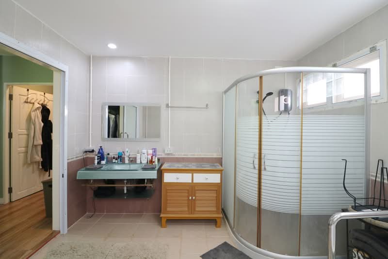 บ้านเดี่ยวหรู 4 ห้องนอน 5 ห้องน้ำ พร้อมที่ดิน 6 ไร่ ในโครงการวานนท์นิวาส อำเภอสกลนคร, สกลนคร, วานรนิวาส, สกลนคร, 215 ตร.ม., บ้านเดี่ยว ขาย, โดย วีรภัทรา ดาร์เปอร์, 500476895 - DDproperty.com