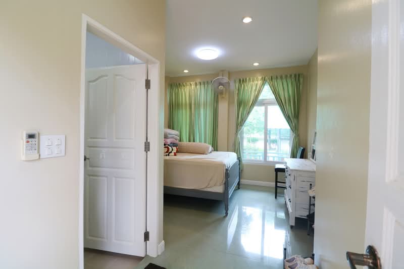 Luxury 4 Brm 5 Bth Home with 6 Rai Land in Wanon Niwat, Sakon Nakhon, Wanon Niwat, Sakon Nakhon, 4 Bedrooms, 215 sqm, Single Detached House For Sale, by วีรภัทรา ดาร์เปอร์, 500476895 - DDproperty.com