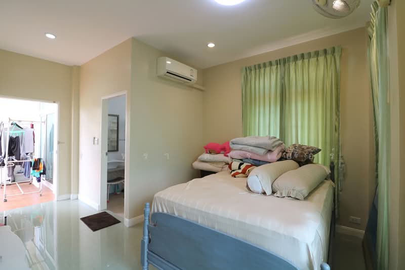 บ้านเดี่ยวหรู 4 ห้องนอน 5 ห้องน้ำ พร้อมที่ดิน 6 ไร่ ในโครงการวานนท์นิวาส อำเภอสกลนคร, สกลนคร, วานรนิวาส, สกลนคร, 215 ตร.ม., บ้านเดี่ยว ขาย, โดย วีรภัทรา ดาร์เปอร์, 500476895 - DDproperty.com