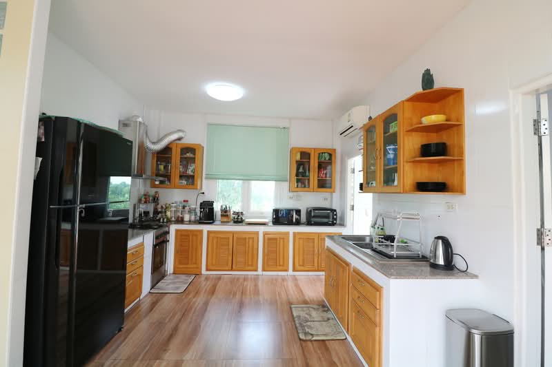 บ้านเดี่ยวหรู 4 ห้องนอน 5 ห้องน้ำ พร้อมที่ดิน 6 ไร่ ในโครงการวานนท์นิวาส อำเภอสกลนคร, สกลนคร, วานรนิวาส, สกลนคร, 215 ตร.ม., บ้านเดี่ยว ขาย, โดย วีรภัทรา ดาร์เปอร์, 500476895 - DDproperty.com