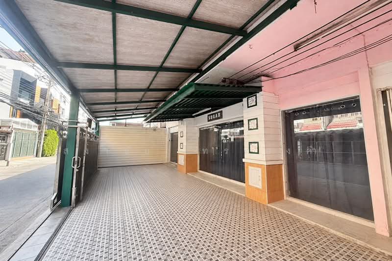 ขายอพาร์ตเมนต์ 5 ชั้น ซอยรัชดาภิเษก 7 แยก 1 ใกล้ MRT ศูนย์วัฒนธรรมฯ, กรุงเทพ, รัชดาภิเษก 7 แยก 1, ดินแดง, กรุงเทพ, 450 ตร.ม., ตึกแถว-อาคารพาณิชย์ ขาย, โดย สง่าชัย ไทรทองคำ, 500476897 - DDproperty.com
