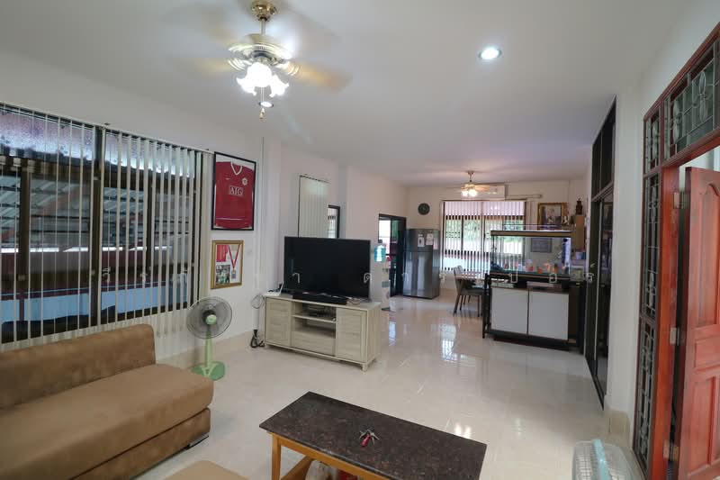 Peaceful 3-Bed Pool Home for Sale in Sawang Daen Din, Sakon Nakhon, Ban Thom, Sawang Daen Din, Sakon Nakhon, 3 Bedrooms, 160 sqm, Single Detached House For Sale, by วีรภัทรา ดาร์เปอร์, 500476925 - DDproperty.com