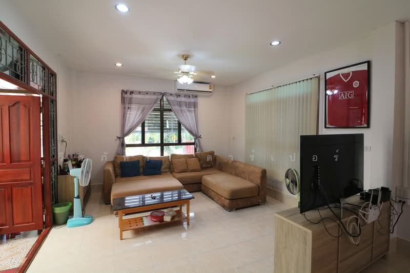 ขายบ้านเดี่ยวพร้อมสระว่ายน้ำ 3 ห้องนอน สว่างแดนดิน สกลนคร, สกลนคร, บ้านถ่อน, สว่างแดนดิน, สกลนคร, 160 ตร.ม., บ้านเดี่ยว ขาย, โดย วีรภัทรา ดาร์เปอร์, 500476925 - DDproperty.com