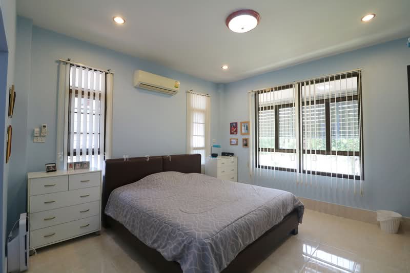 ขายบ้านเดี่ยวพร้อมสระว่ายน้ำ 3 ห้องนอน สว่างแดนดิน สกลนคร, สกลนคร, บ้านถ่อน, สว่างแดนดิน, สกลนคร, 160 ตร.ม., บ้านเดี่ยว ขาย, โดย วีรภัทรา ดาร์เปอร์, 500476925 - DDproperty.com
