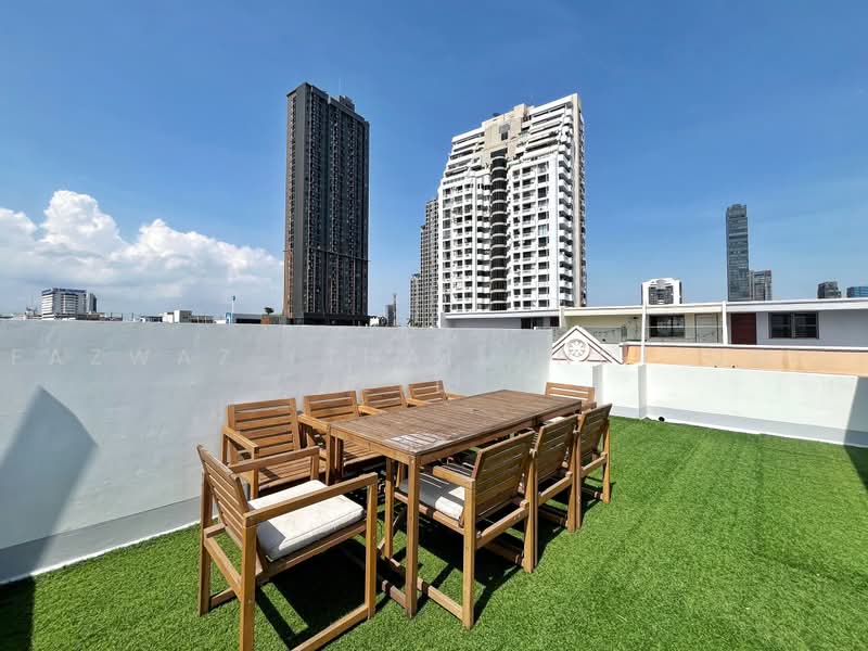 White Mansion Thonglor 25 | Luxury 5-Storey 600 SqM Pet-Friendly House, Bangkok, Khlong Toei, Bangkok, 4 Bedrooms, 600 sqm, Single Detached House For Rent, by Fazwaz (Thailand) Co., Ltd., 500476944 - DDproperty.com