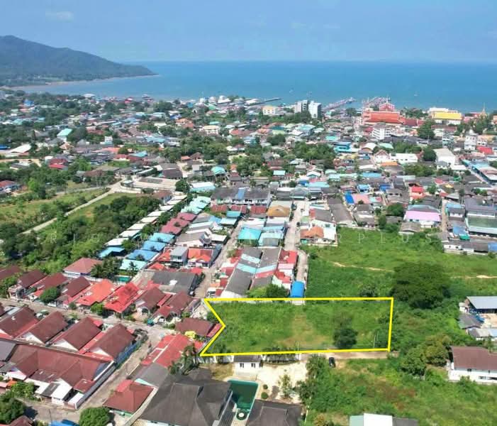 Land for sale on the beachfront in Bang Saray, 1 rai Located near Sukhumvit Road 3 and the beach, Chon Buri (Pattaya), Bang Sa-re, Sattahip, Chon Buri (Pattaya), , 2,056 sqm, Land For Sale, by RICHWELL INTERPLUS, 500476949 - DDproperty.com