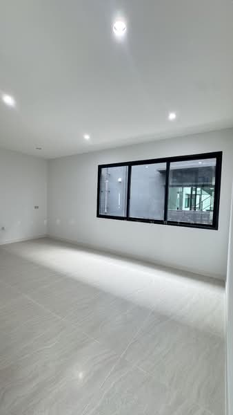 Baan Klang Muang Classe Sukhumvit 77 : บ้านกลางเมือง คลาสเซ่ สุขุมวิท 77, กรุงเทพ, ซอยอ่อนนุช 21, สวนหลวง, สวนหลวง, กรุงเทพ, 259 ตร.ม., ทาวน์เฮ้าส์ ขาย, โดย มาสสิณี ธนธัญนพรัตน์, 500476953 - DDproperty.com