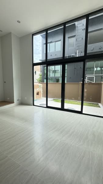 Baan Klang Muang Classe Sukhumvit 77, Bangkok, Soi On Nut 21, Suan Luang, Suan Luang, Bangkok, 3 Bedrooms, 259 sqm, Townhouse For Sale, by มาสสิณี ธนธัญนพรัตน์, 500476953 - DDproperty.com