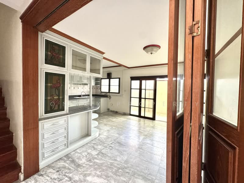Pin Jaran Villa, Bangkok, จรัญสนิทวงศ์, Arun Amarin, Bangkok Noi, Bangkok, 4 Bedrooms, 280 sqm, Townhouse For Rent, by Connex Property, 500476973 - DDproperty.com