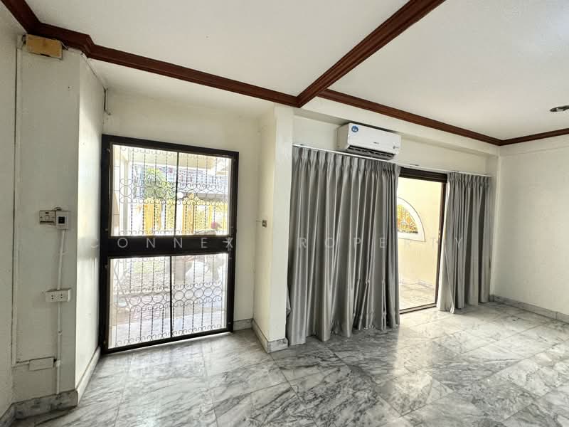 Pin Jaran Villa, Bangkok, จรัญสนิทวงศ์, Arun Amarin, Bangkok Noi, Bangkok, 4 Bedrooms, 280 sqm, Townhouse For Rent, by Connex Property, 500476973 - DDproperty.com