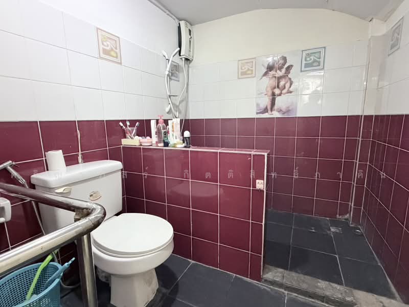 ลาดพร้าว, Bangkok, Lat Phrao, Bangkok, 2 Bedrooms, 120 sqm, Townhouse For Sale, by ศริญาภัสร์ กิตติสิทธิ์ภาคิน, 500476985 - DDproperty.com